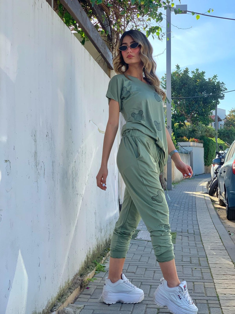 חליפה נויה ירוק