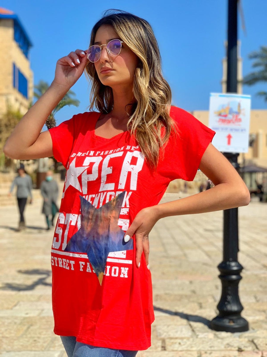 חולצה בטיק אדום