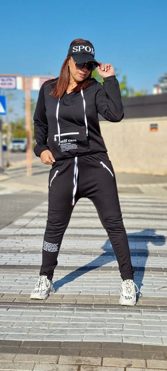 חליפה מוניק שחור