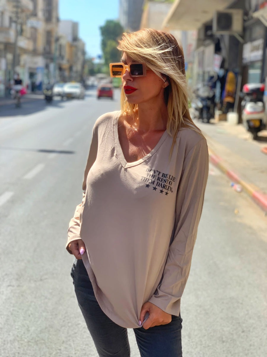 חולצה קלאס בז׳