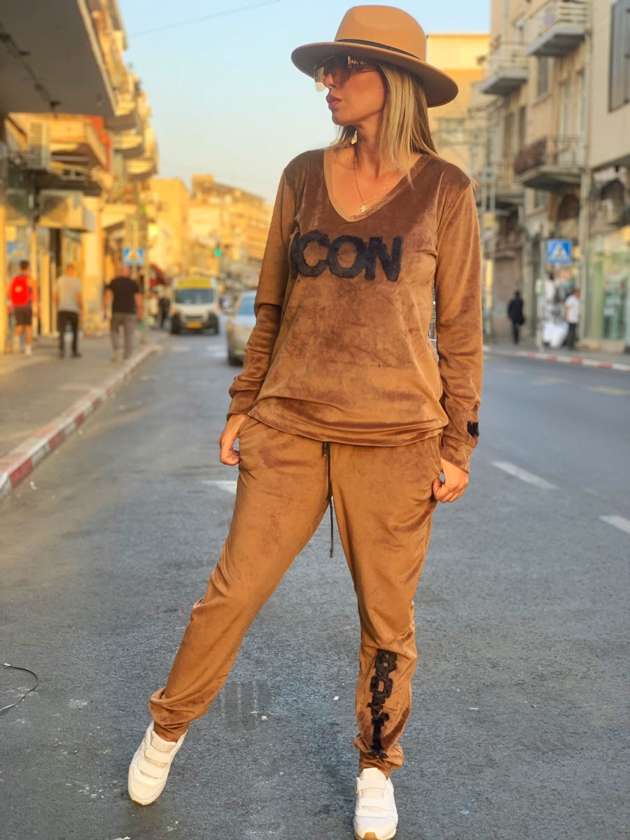 חליפה קטיפה שלי חום